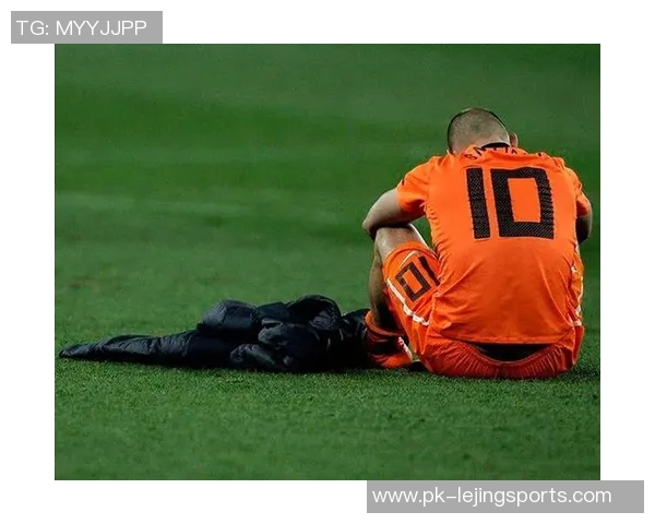 足球巨星沉默之美:定格在寂静中的瞬间荣耀与梦想 足球巨星沉默之美:定格在寂静中的瞬间荣耀与梦想